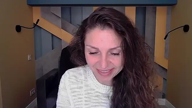 Snapshot of EllaLong chatting on 09-27-25, 11:37 EllaLong online show from 09-27-25, 11:37