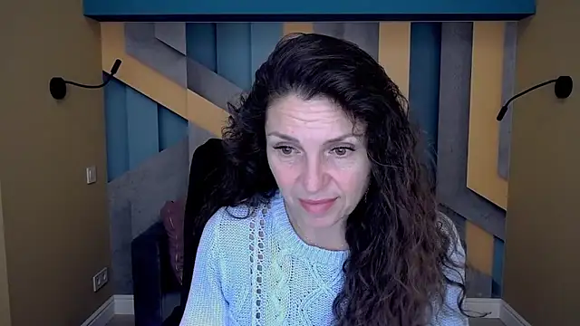 Snapshot of EllaLong chatting on 10-25-25, 11:29 EllaLong online show from 10-25-25, 11:29