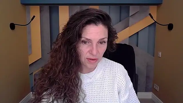 Snapshot of EllaLong chatting on 11-11-25, 12:27 EllaLong online show from 11-11-25, 12:27