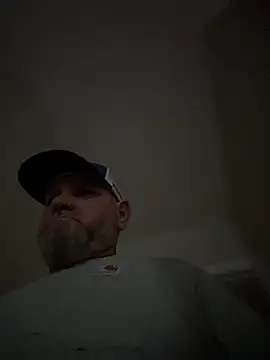 Snapshot of mrscum4u chatting on 02-09-25, 01:35 mrscum4u online show from 02-09-25, 01:35