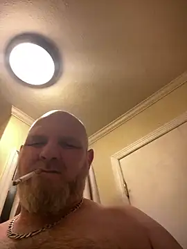 Snapshot of mrscum4u chatting on 02-16-25, 03:47 mrscum4u online show from 02-16-25, 03:47