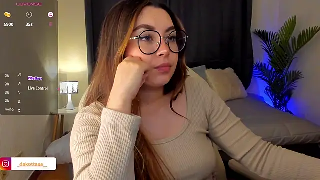 dakottaa  online show from 10-21-25, 11:38