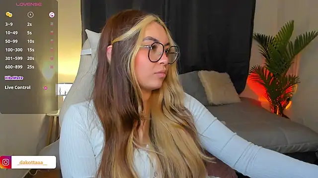 dakottaa  online show from 05-16-26, 12:29