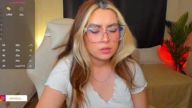dakottaa  online show from 06-04-26, 12:05