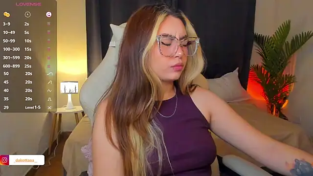 dakottaa  online show from 07-08-26, 11:31