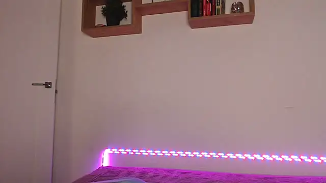 Karolina love  online show from 11-23-25, 05:35