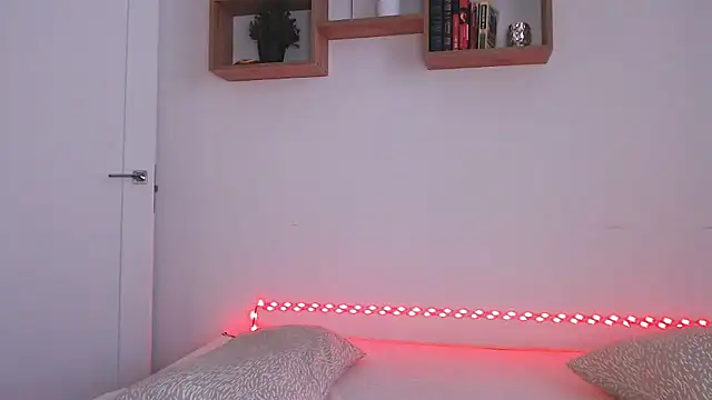 Snapshot of Karolina_love_ chatting on 01-11-26, 11:48 Karolina love online show from 01-11-26, 11:48