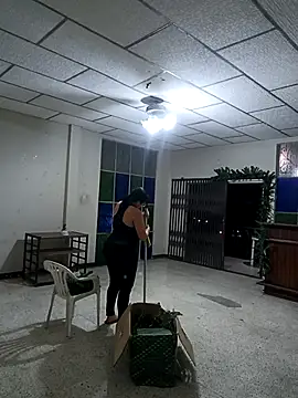 DanelyLopez online show from 12-19-25, 01:34