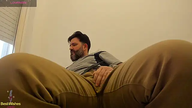 Snapshot of Maxi_TheBigDaddy chatting on 01-13-25, 03:15 Maxi TheBigDaddy online show from 01-13-25, 03:15