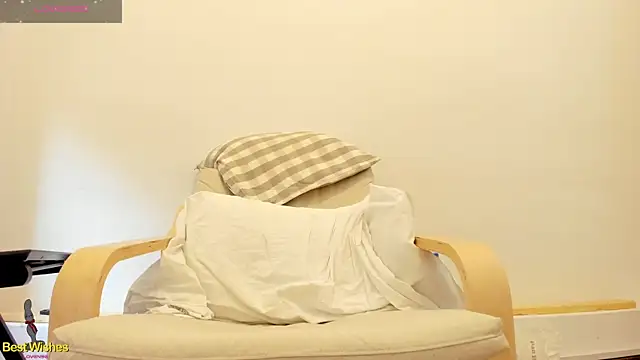 Snapshot of Maxi_TheBigDaddy chatting on 01-16-25, 04:07 Maxi TheBigDaddy online show from 01-16-25, 04:07