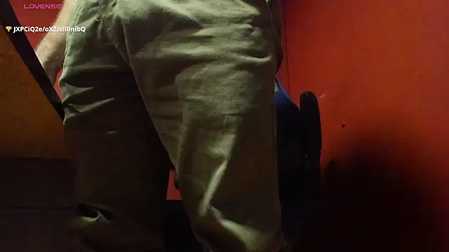 Snapshot of Maxi_TheBigDaddy chatting on 02-24-25, 08:25 Maxi TheBigDaddy online show from 02-24-25, 08:25