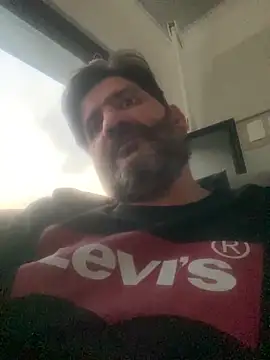 Snapshot of Maxi_TheBigDaddy chatting on 03-15-25, 11:06 Maxi TheBigDaddy online show from 03-15-25, 11:06