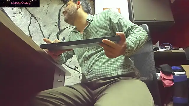 Snapshot of Maxi_TheBigDaddy chatting on 09-26-25, 10:41 Maxi TheBigDaddy online show from 09-26-25, 10:41