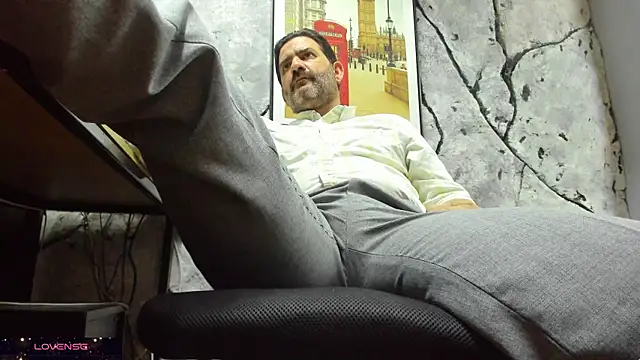 Snapshot of Maxi_TheBigDaddy chatting on 12-05-25, 11:19 Maxi TheBigDaddy online show from 12-05-25, 11:19