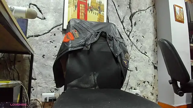 Snapshot of Maxi_TheBigDaddy chatting on 01-19-26, 03:49 Maxi TheBigDaddy online show from 01-19-26, 03:49