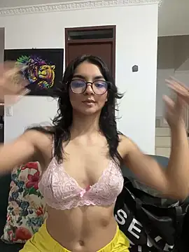 Snapshot of Cat2525 chatting on 12-12-24, 09:15 Cat2525 online show from 12-12-24, 09:15