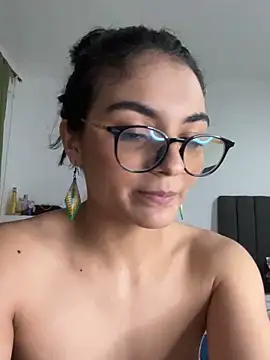 Snapshot of Cat2525 chatting on 12-15-24, 12:18 Cat2525 online show from 12-15-24, 12:18