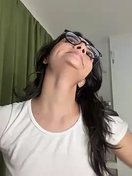 Snapshot of Cat2525 chatting on 12-27-24, 01:22 Cat2525 online show from 12-27-24, 01:22