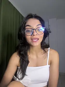 Snapshot of Cat2525 chatting on 12-29-24, 03:22 Cat2525 online show from 12-29-24, 03:22