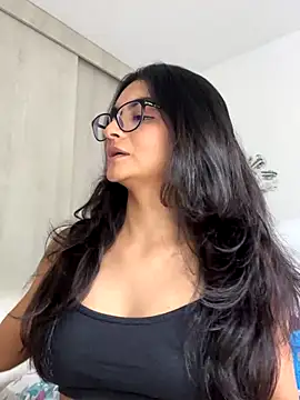 Snapshot of Cat2525 chatting on 09-15-25, 06:41 Cat2525 online show from 09-15-25, 06:41