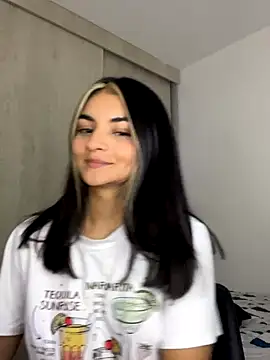 Snapshot of Cat2525 chatting on 11-13-25, 01:59 Cat2525 online show from 11-13-25, 01:59