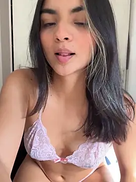 Snapshot of Cat2525 chatting on 11-30-25, 08:24 Cat2525 online show from 11-30-25, 08:24