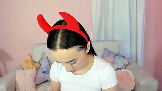 tinysara online show from 03-21-25, 04:29