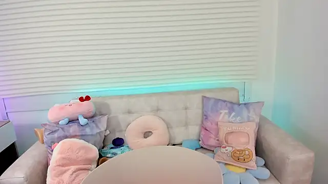 tinysara online show from 09-11-25, 04:29