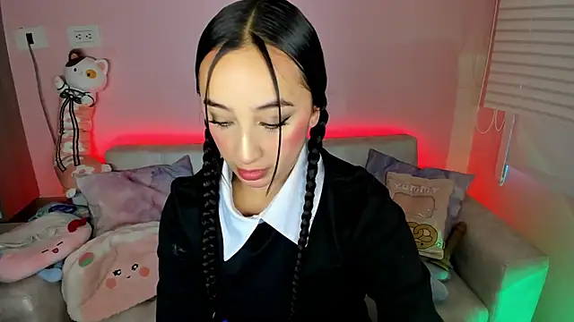 Snapshot of tinysara chatting on 05-17-26, 04:36 tinysara online show from 05-17-26, 04:36