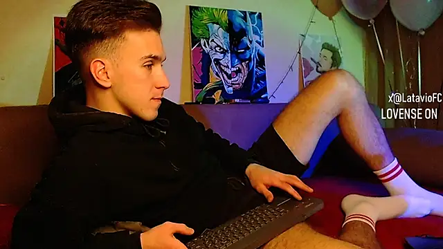 Snapshot of Midnighter_ chatting on 12-07-24, 02:42 Midnighter  online show from 12-07-24, 02:42