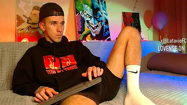 Snapshot of Midnighter_ chatting on 01-14-25, 05:40 Midnighter  online show from 01-14-25, 05:40