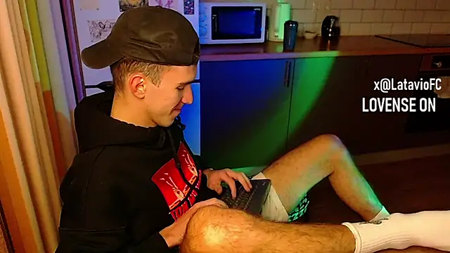 Snapshot of Midnighter_ chatting on 09-30-25, 02:38 Midnighter  online show from 09-30-25, 02:38