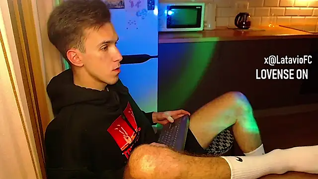 Snapshot of Midnighter_ chatting on 10-30-25, 11:38 Midnighter  online show from 10-30-25, 11:38