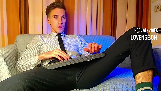 Midnighter  online show from 11-22-25, 12:53