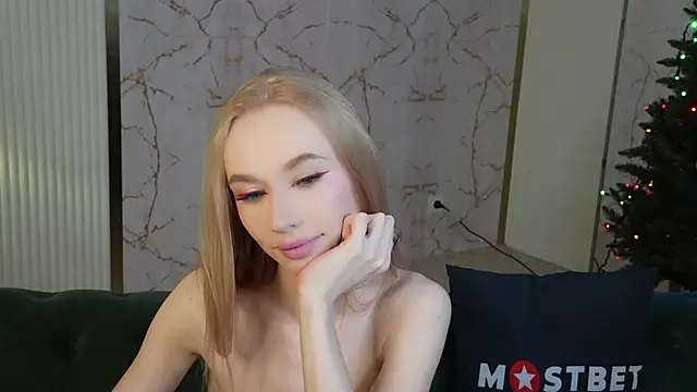 Snapshot of Amelia_Blaze chatting on 12-17-24, 05:18 Amelia Blaze online show from 12-17-24, 05:18