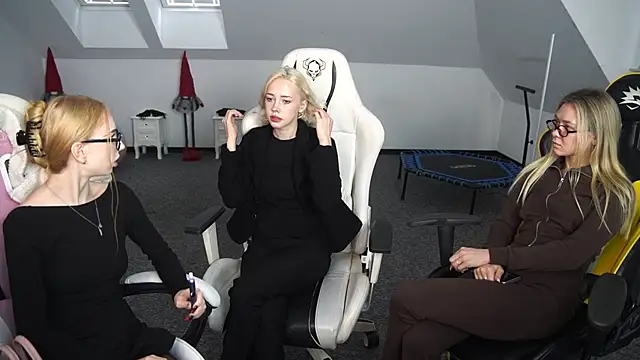 Snapshot of Amelia_Blaze chatting on 10-16-25, 10:38 Amelia Blaze online show from 10-16-25, 10:38