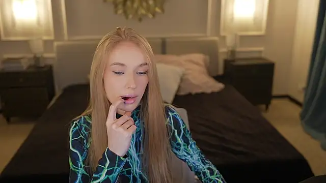 Amelia Blaze online show from 10-24-25, 11:28