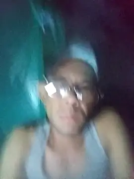 Snapshot of Unnaturalpresent chatting on 03-23-26, 04:33 Unnaturalpresent online show from 03-23-26, 04:33