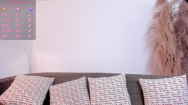 Snapshot of charlottewhitte chatting on 03-05-25, 02:23 charlottewhitte online show from 03-05-25, 02:23