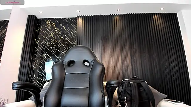 charlottewhitte online show from 10-21-25, 11:44