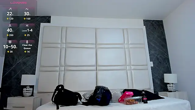 charlottewhitte online show from 04-21-26, 10:54