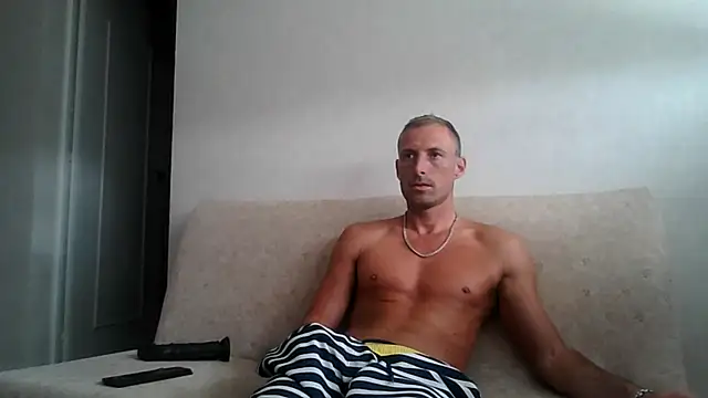 Snapshot of sebcucold chatting on 07-26-26, 02:57 sebcucold online show from 07-26-26, 02:57
