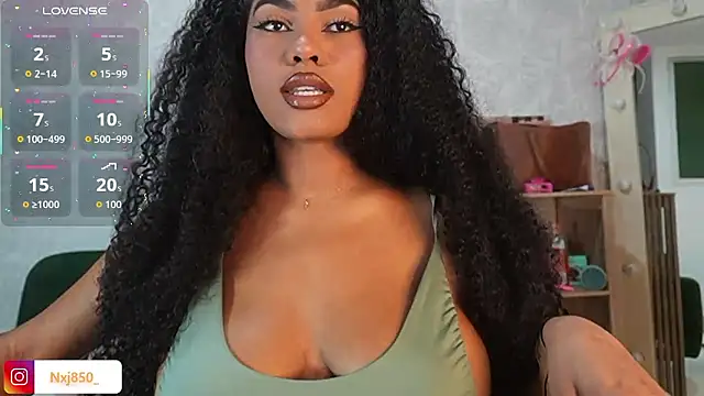 HOTBLACKANDWHITE2 online show from 01-12-26, 11:21