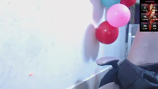 Snapshot of toxxxic_cams chatting on 11-18-25, 02:17 toxxxic cams online show from 11-18-25, 02:17