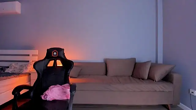 kawaii mia online show from 03-10-25, 04:14