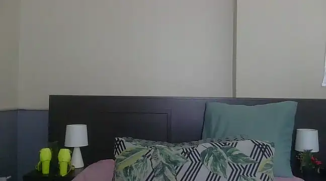 Snapshot of QUEENxJESSI chatting on 01-17-25, 05:08 QUEENxJESSI online show from 01-17-25, 05:08