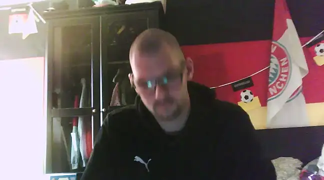 Snapshot of Die-geile-Sau chatting on 03-16-25, 12:00 Die-geile-Sau online show from 03-16-25, 12:00