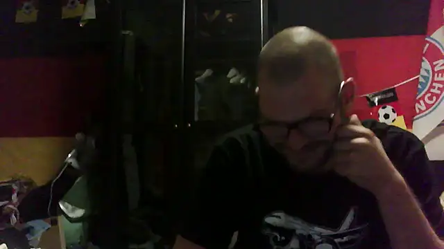 Snapshot of Die-geile-Sau chatting on 09-24-25, 08:01 Die-geile-Sau online show from 09-24-25, 08:01