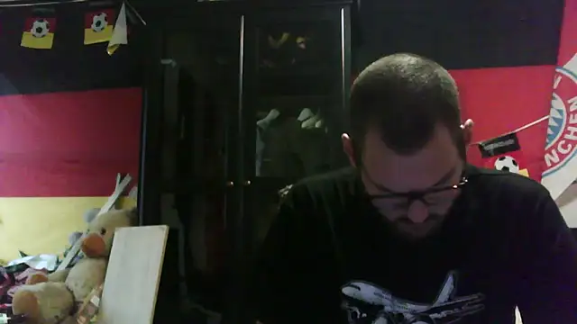 Snapshot of Die-geile-Sau chatting on 10-19-25, 03:23 Die-geile-Sau online show from 10-19-25, 03:23