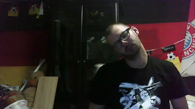 Snapshot of Die-geile-Sau chatting on 11-02-25, 05:48 Die-geile-Sau online show from 11-02-25, 05:48